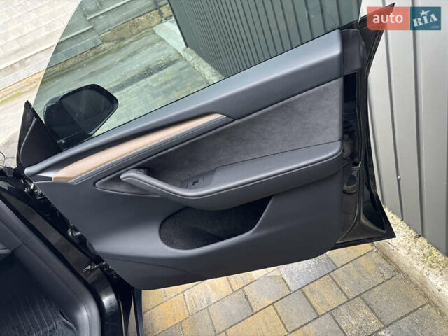 Тесла Model Y 2024 в Тернополе на Automoto.ua Черный Тесла Model Y, объемом двигателя 0 л и пробегом 13 тыс. км за 33500 $, фото 29 на Automoto.ua