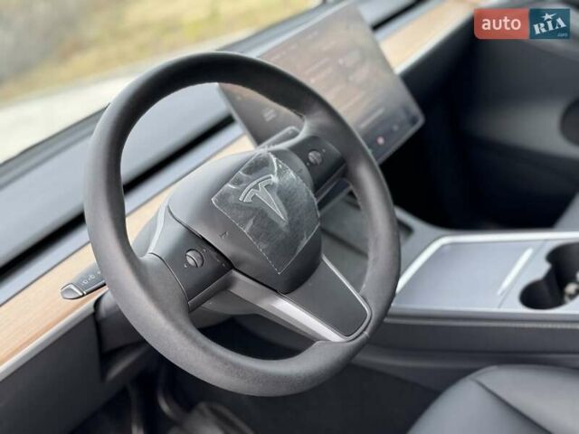 Черный Тесла Model Y, объемом двигателя 0 л и пробегом 14 тыс. км за 27500 $, фото 16 на Automoto.ua