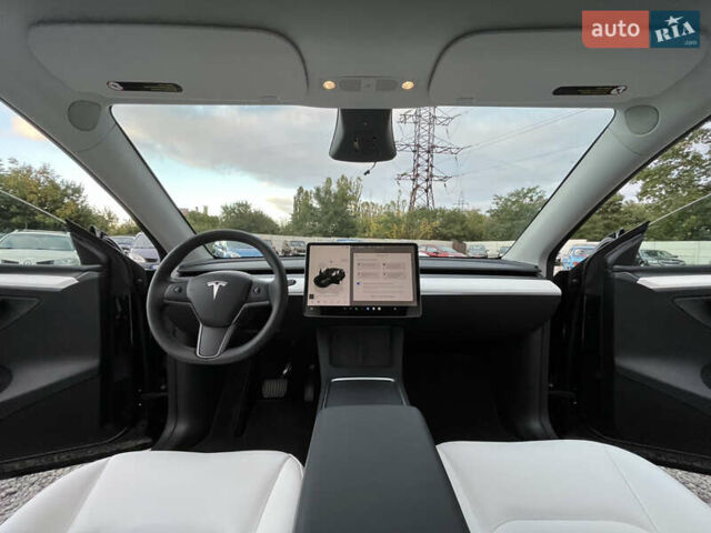 Черный Тесла Model Y, объемом двигателя 0 л и пробегом 1 тыс. км за 36000 $, фото 13 на Automoto.ua