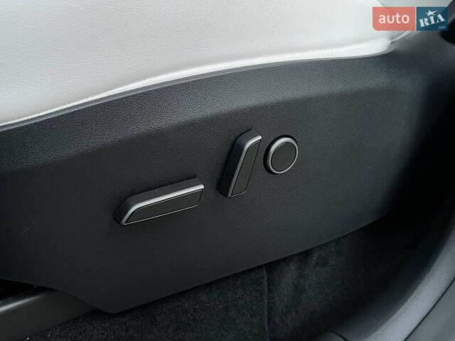 Черный Тесла Model Y, объемом двигателя 0 л и пробегом 1 тыс. км за 36000 $, фото 21 на Automoto.ua