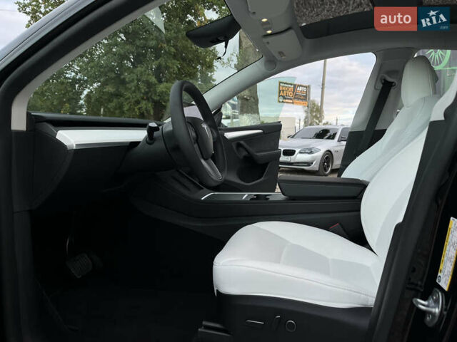 Черный Тесла Model Y, объемом двигателя 0 л и пробегом 1 тыс. км за 36000 $, фото 8 на Automoto.ua