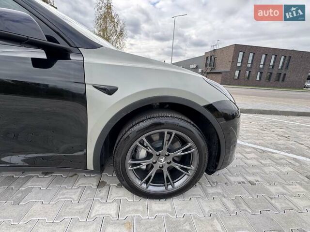 Черный Тесла Model Y, объемом двигателя 0 л и пробегом 14 тыс. км за 27500 $, фото 28 на Automoto.ua