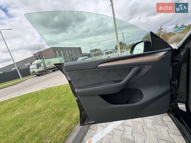 Черный Тесла Model Y, объемом двигателя 0 л и пробегом 14 тыс. км за 27500 $, фото 6 на Automoto.ua