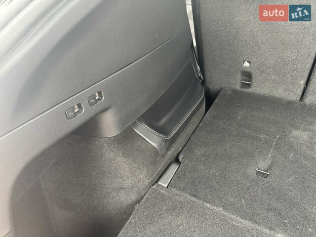 Чорний Тесла Model Y, об'ємом двигуна 0 л та пробігом 15 тис. км за 33000 $, фото 17 на Automoto.ua