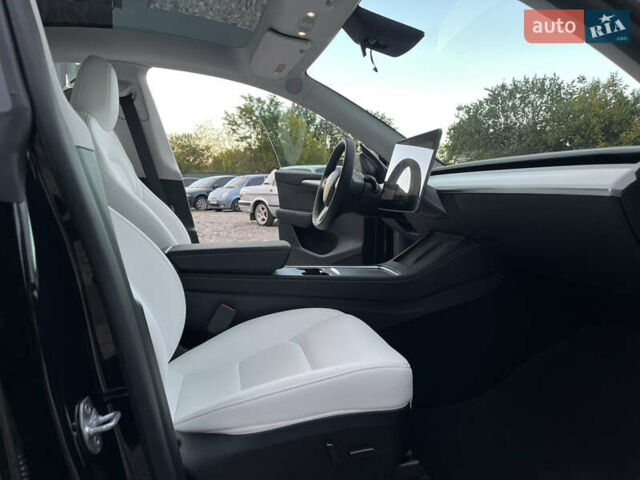 Черный Тесла Model Y, объемом двигателя 0 л и пробегом 1 тыс. км за 36000 $, фото 18 на Automoto.ua