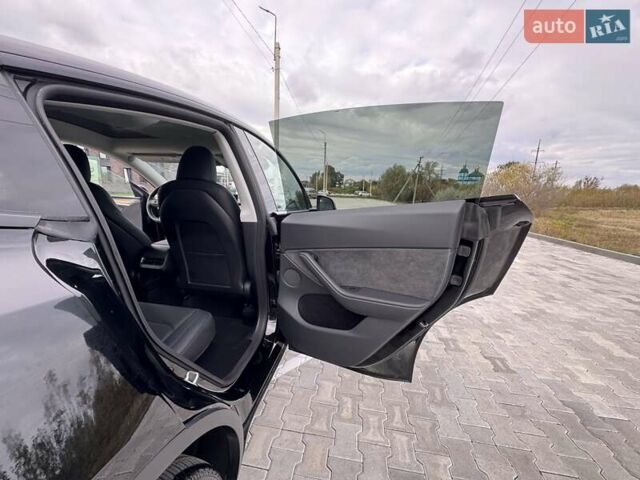 Черный Тесла Model Y, объемом двигателя 0 л и пробегом 14 тыс. км за 27500 $, фото 7 на Automoto.ua
