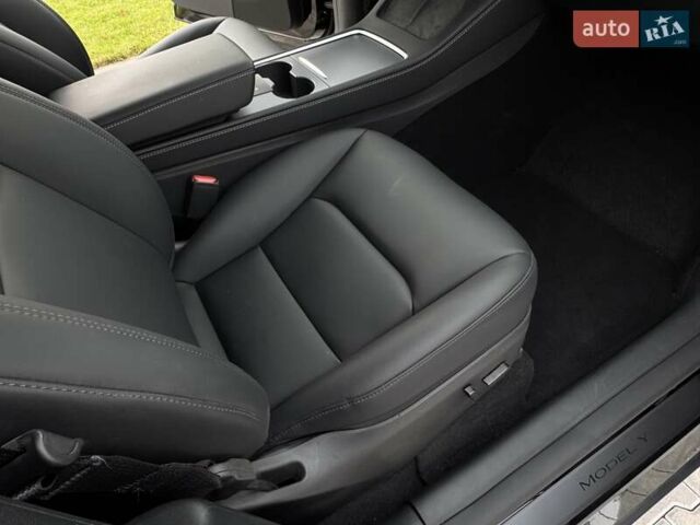 Черный Тесла Model Y, объемом двигателя 0 л и пробегом 14 тыс. км за 27500 $, фото 3 на Automoto.ua