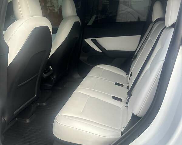 Фиолетовый Тесла Model Y, объемом двигателя 0 л и пробегом 29 тыс. км за 33000 $, фото 9 на Automoto.ua