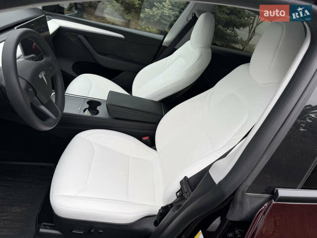 Фиолетовый Тесла Model Y, объемом двигателя 0 л и пробегом 44 тыс. км за 32000 $, фото 21 на Automoto.ua