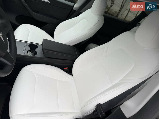 Фиолетовый Тесла Model Y, объемом двигателя 0 л и пробегом 44 тыс. км за 32000 $, фото 22 на Automoto.ua