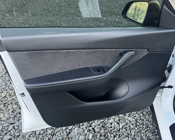 Коричневый Тесла Model Y, объемом двигателя 0 л и пробегом 84 тыс. км за 24990 $, фото 13 на Automoto.ua