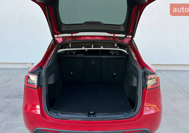 Красный Тесла Model Y, объемом двигателя 0 л и пробегом 64 тыс. км за 18400 $, фото 12 на Automoto.ua