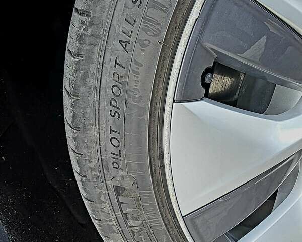 Красный Тесла Model Y, объемом двигателя 0 л и пробегом 130 тыс. км за 22900 $, фото 4 на Automoto.ua