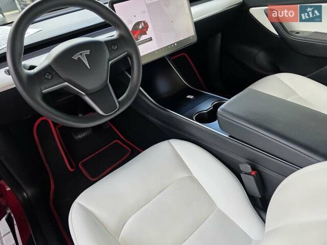 Красный Тесла Model Y, объемом двигателя 0 л и пробегом 72 тыс. км за 22999 $, фото 44 на Automoto.ua