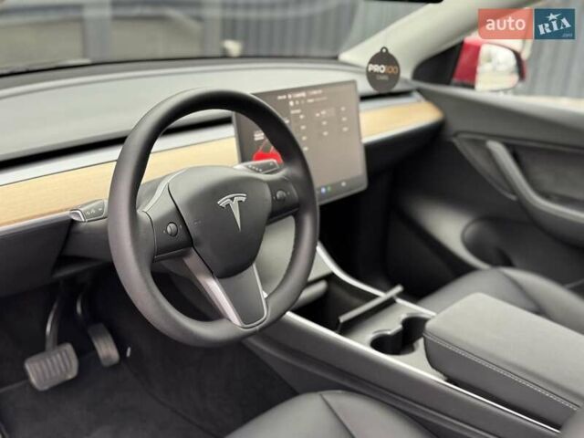 Красный Тесла Model Y, объемом двигателя 0 л и пробегом 69 тыс. км за 22900 $, фото 15 на Automoto.ua