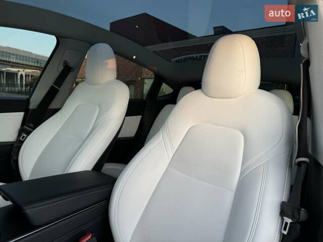 Червоний Тесла Model Y, об'ємом двигуна 0 л та пробігом 54 тис. км за 27500 $, фото 36 на Automoto.ua