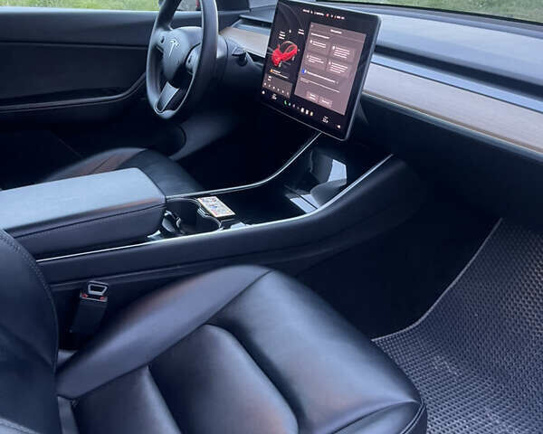 Красный Тесла Model Y, объемом двигателя 0 л и пробегом 98 тыс. км за 24000 $, фото 7 на Automoto.ua