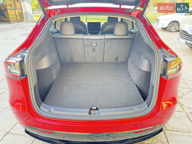 Красный Тесла Model Y, объемом двигателя 0 л и пробегом 58 тыс. км за 25500 $, фото 3 на Automoto.ua