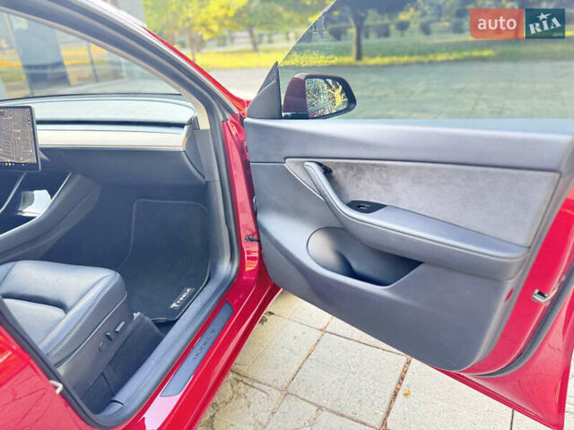 Красный Тесла Model Y, объемом двигателя 0 л и пробегом 58 тыс. км за 25500 $, фото 7 на Automoto.ua