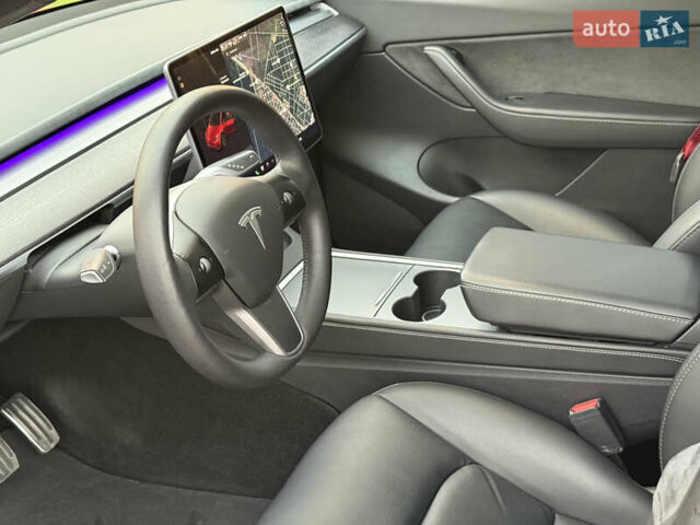 Красный Тесла Model Y, объемом двигателя 0 л и пробегом 60 тыс. км за 25000 $, фото 11 на Automoto.ua