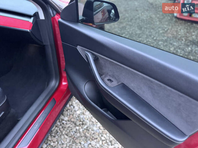 Красный Тесла Model Y, объемом двигателя 0 л и пробегом 85 тыс. км за 23500 $, фото 39 на Automoto.ua