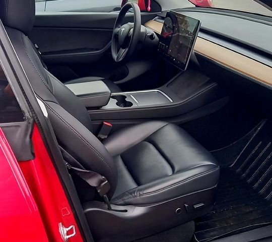 Красный Тесла Model Y, объемом двигателя 0.28 л и пробегом 150 тыс. км за 25500 $, фото 7 на Automoto.ua