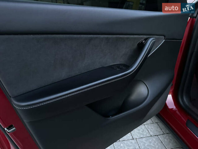 Красный Тесла Model Y, объемом двигателя 0 л и пробегом 191 тыс. км за 21600 $, фото 12 на Automoto.ua