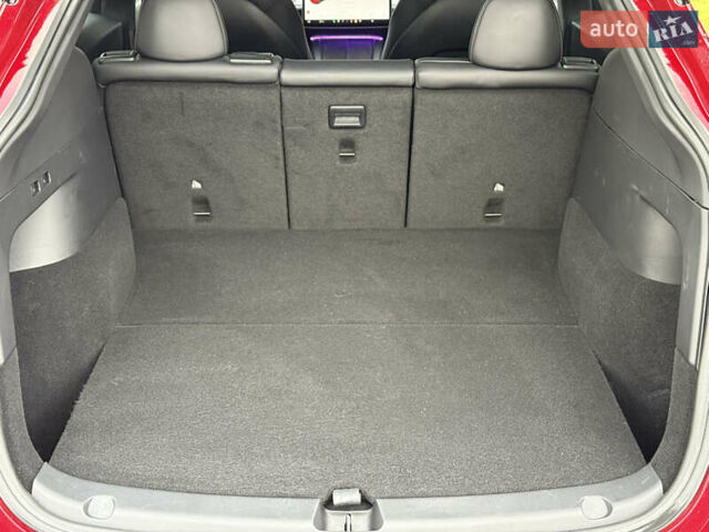 Красный Тесла Model Y, объемом двигателя 0 л и пробегом 60 тыс. км за 25000 $, фото 33 на Automoto.ua