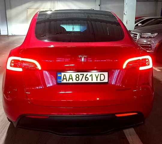 Красный Тесла Model Y, объемом двигателя 0.28 л и пробегом 150 тыс. км за 25500 $, фото 6 на Automoto.ua