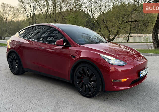 Тесла Model Y 2021 в Львове на Automoto.ua Красный Тесла Model Y, объемом двигателя 0 л и пробегом 55 тыс. км за 27000 $, фото 1 на Automoto.ua