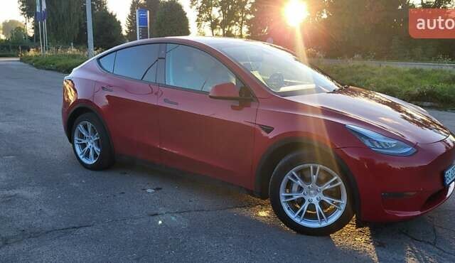 Красный Тесла Model Y, объемом двигателя 0 л и пробегом 72 тыс. км за 23000 $, фото 2 на Automoto.ua