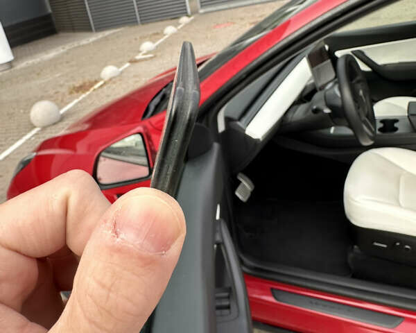 Тесла Model Y 2021 в Киеве на Automoto.ua Красный Тесла Model Y, объемом двигателя 0 л и пробегом 83 тыс. км за 24900 $, фото 17 на Automoto.ua