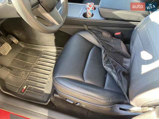 Червоний Тесла Model Y, об'ємом двигуна 0 л та пробігом 29 тис. км за 25750 $, фото 38 на Automoto.ua