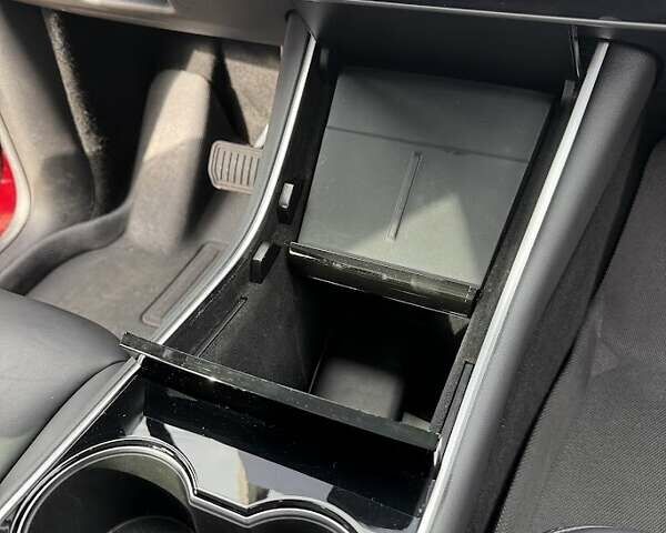 Тесла Model Y 2021 в Львове на Automoto.ua Красный Тесла Model Y, объемом двигателя 0 л и пробегом 41 тыс. км за 23900 $, фото 20 на Automoto.ua