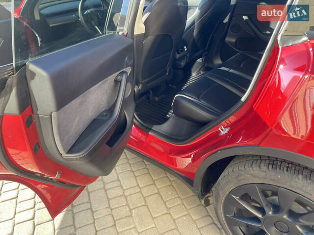 Червоний Тесла Model Y, об'ємом двигуна 0 л та пробігом 29 тис. км за 25750 $, фото 41 на Automoto.ua