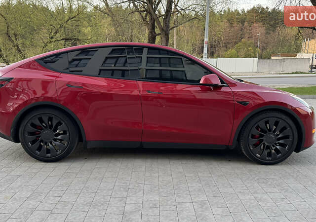 Тесла Model Y 2021 в Львове на Automoto.ua Красный Тесла Model Y, объемом двигателя 0 л и пробегом 55 тыс. км за 27000 $, фото 2 на Automoto.ua