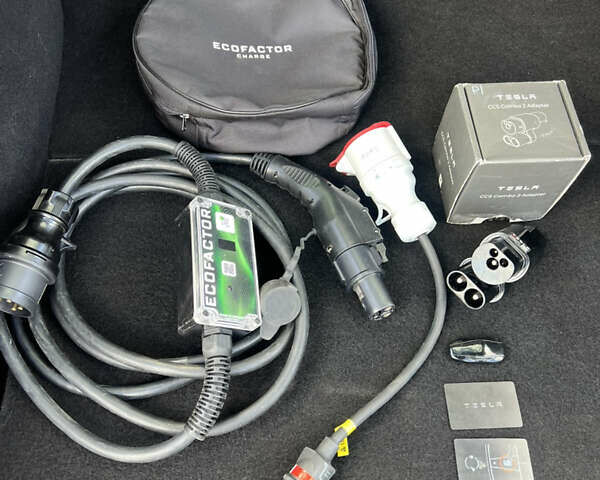 Красный Тесла Model Y, объемом двигателя 0 л и пробегом 46 тыс. км за 26000 $, фото 10 на Automoto.ua