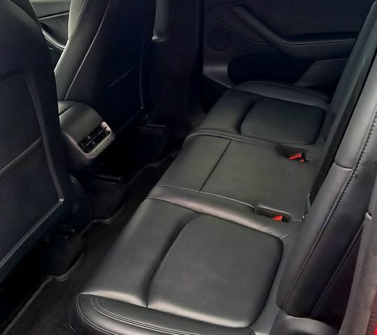 Красный Тесла Model Y, объемом двигателя 0.28 л и пробегом 150 тыс. км за 25500 $, фото 8 на Automoto.ua