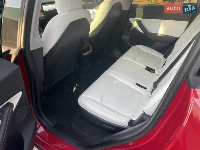Красный Тесла Model Y, объемом двигателя 0 л и пробегом 81 тыс. км за 27500 $, фото 41 на Automoto.ua