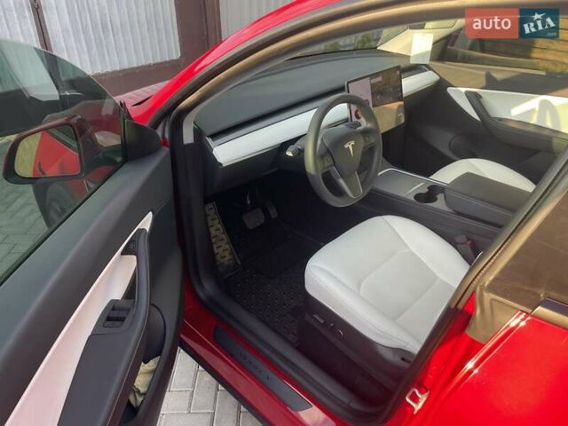 Красный Тесла Model Y, объемом двигателя 0 л и пробегом 81 тыс. км за 27500 $, фото 43 на Automoto.ua
