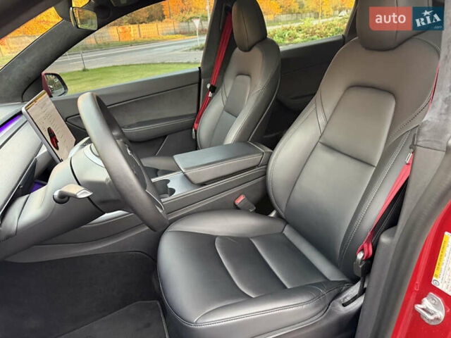 Красный Тесла Model Y, объемом двигателя 0 л и пробегом 60 тыс. км за 25000 $, фото 4 на Automoto.ua