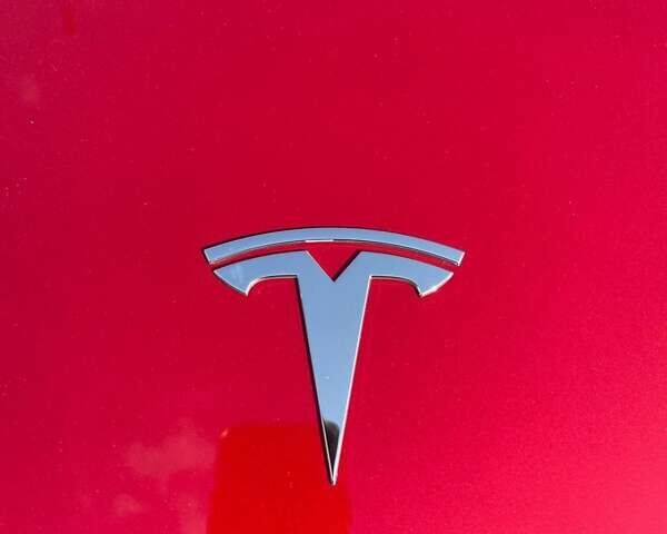Красный Тесла Model Y, объемом двигателя 0 л и пробегом 157 тыс. км за 35900 $, фото 32 на Automoto.ua