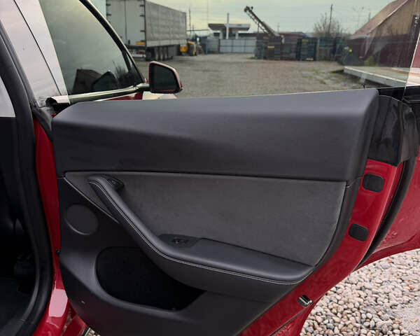 Червоний Тесла Model Y, об'ємом двигуна 0 л та пробігом 43 тис. км за 29500 $, фото 11 на Automoto.ua