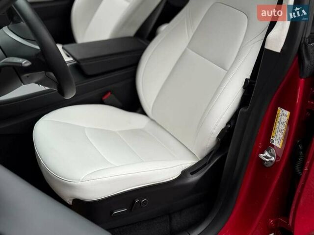 Червоний Тесла Model Y, об'ємом двигуна 0 л та пробігом 25 тис. км за 30999 $, фото 12 на Automoto.ua