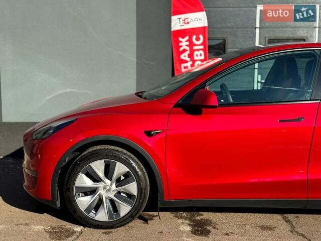 Красный Тесла Model Y, объемом двигателя 0 л и пробегом 55 тыс. км за 34999 $, фото 4 на Automoto.ua