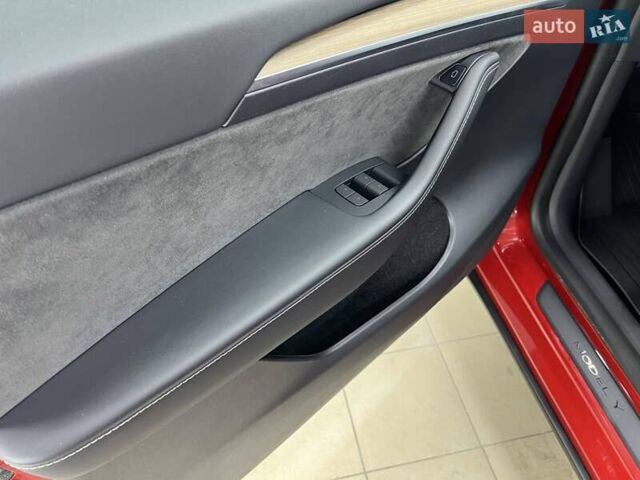 Красный Тесла Model Y, объемом двигателя 0 л и пробегом 37 тыс. км за 31999 $, фото 24 на Automoto.ua