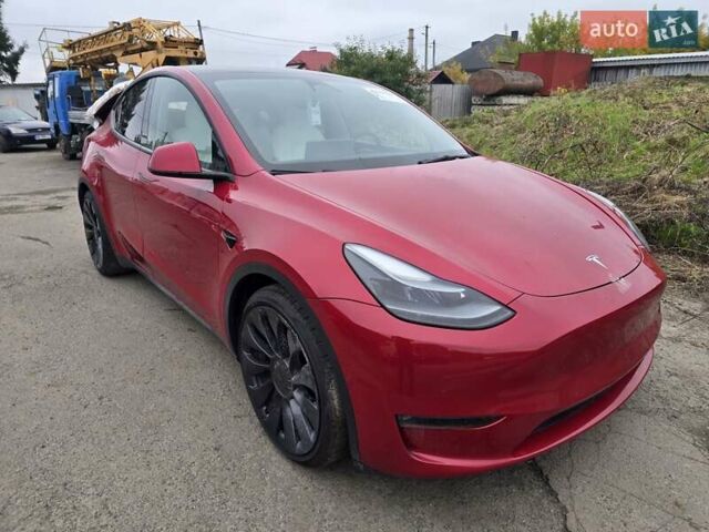 Тесла Model Y 2022 в Костополе на Automoto.ua Красный Тесла Model Y, объемом двигателя 0 л и пробегом 129 тыс. км за 17500 $, фото 2 на Automoto.ua