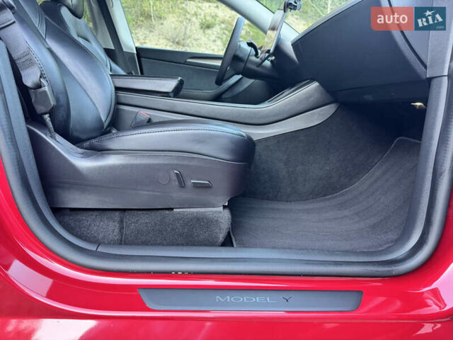 Красный Тесла Model Y, объемом двигателя 0 л и пробегом 40 тыс. км за 29999 $, фото 46 на Automoto.ua
