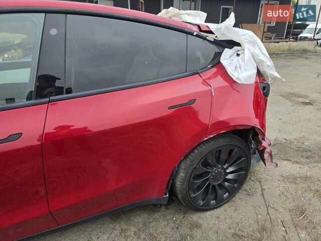 Тесла Model Y 2022 в Костополе на Automoto.ua Красный Тесла Model Y, объемом двигателя 0 л и пробегом 129 тыс. км за 17500 $, фото 16 на Automoto.ua
