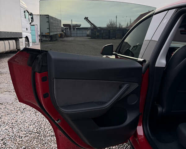 Червоний Тесла Model Y, об'ємом двигуна 0 л та пробігом 43 тис. км за 29500 $, фото 13 на Automoto.ua